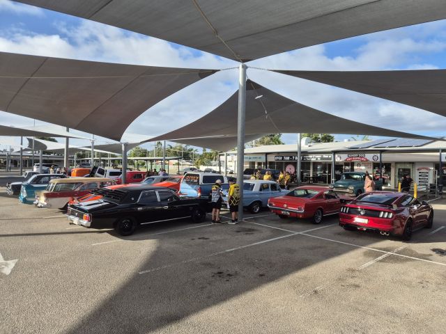 Garage Crawl 007