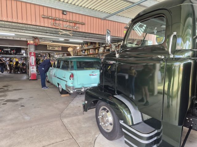 Garage Crawl 013